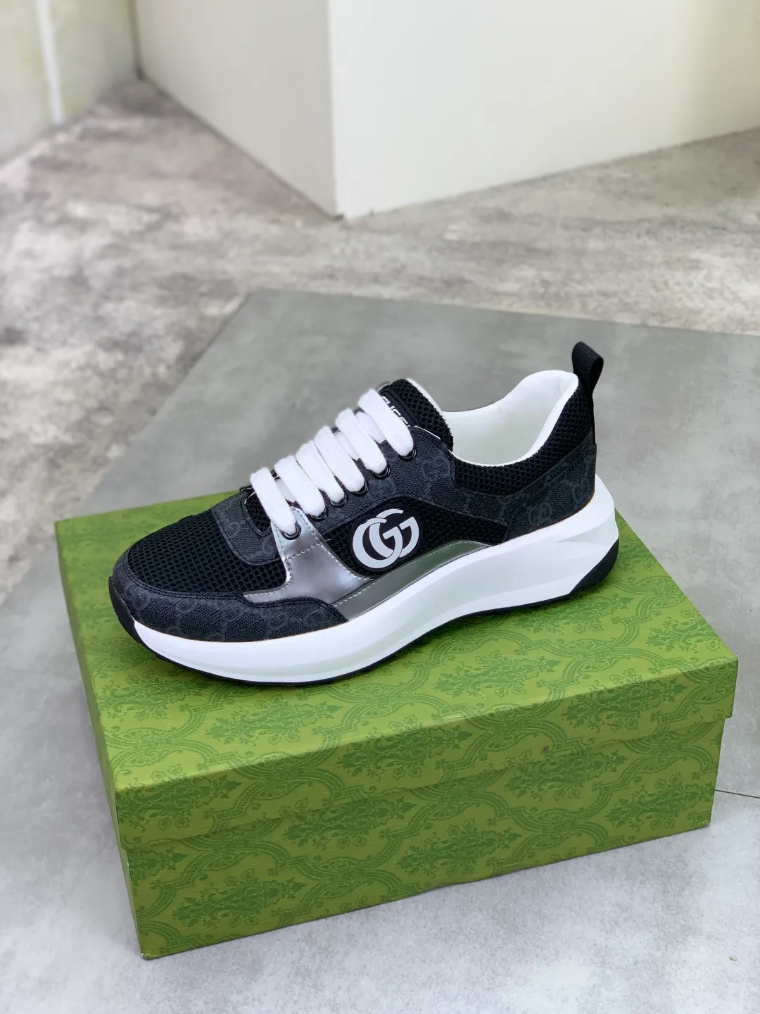 Men's men's shoes 💰P420💰【New model】 🆘 The latest model from Gucci official website🎁Classic casual and fashionable men's shoes👟Best model💥The style is simple and elegant, exclusive for trendy men. Unique official website latest brand elements👑Gucci original decoration, fashionable and generous, the fabric is made of original soft calfskin➕Comfortable soft pigskin lining ✅The official website specifies wear-resistant rubber outsole_full of elasticity, classic model taken in real life🎬Color: 3️⃣colors available😍Number: 38-44 (45 46 customized)